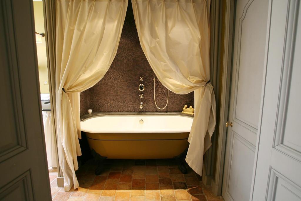 Relais Et Chateaux Michel Trama Puymirol Camera foto